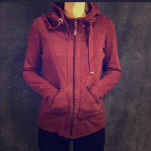 Maroon mpg sweatshirt size small.
